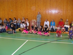 Maminky ,diváci a příprava tanečníků 