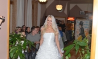 Modní přehlídka šatů do tanečních salonu Anhrodite 